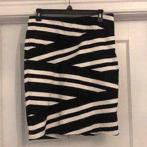 White House Black Market pencil Skirt size 6